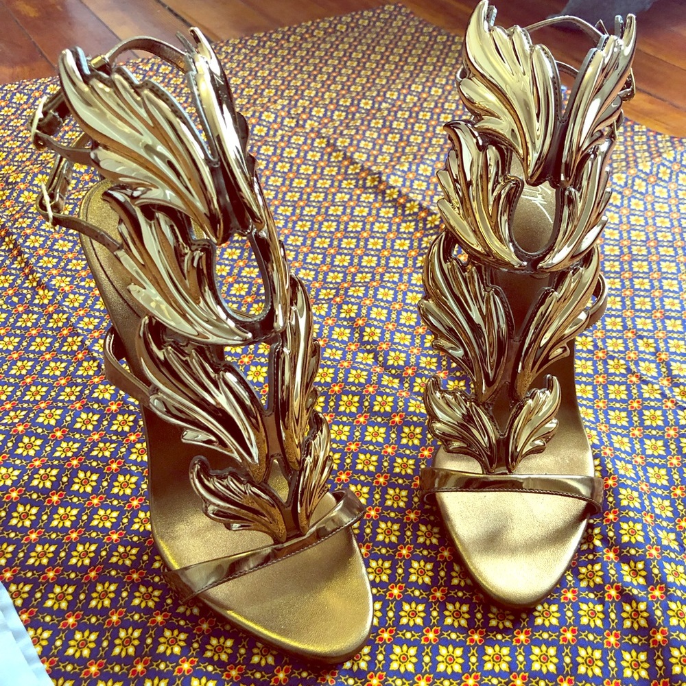 Giuseppe Zanotti Suede Sandal With Wings Appliqué